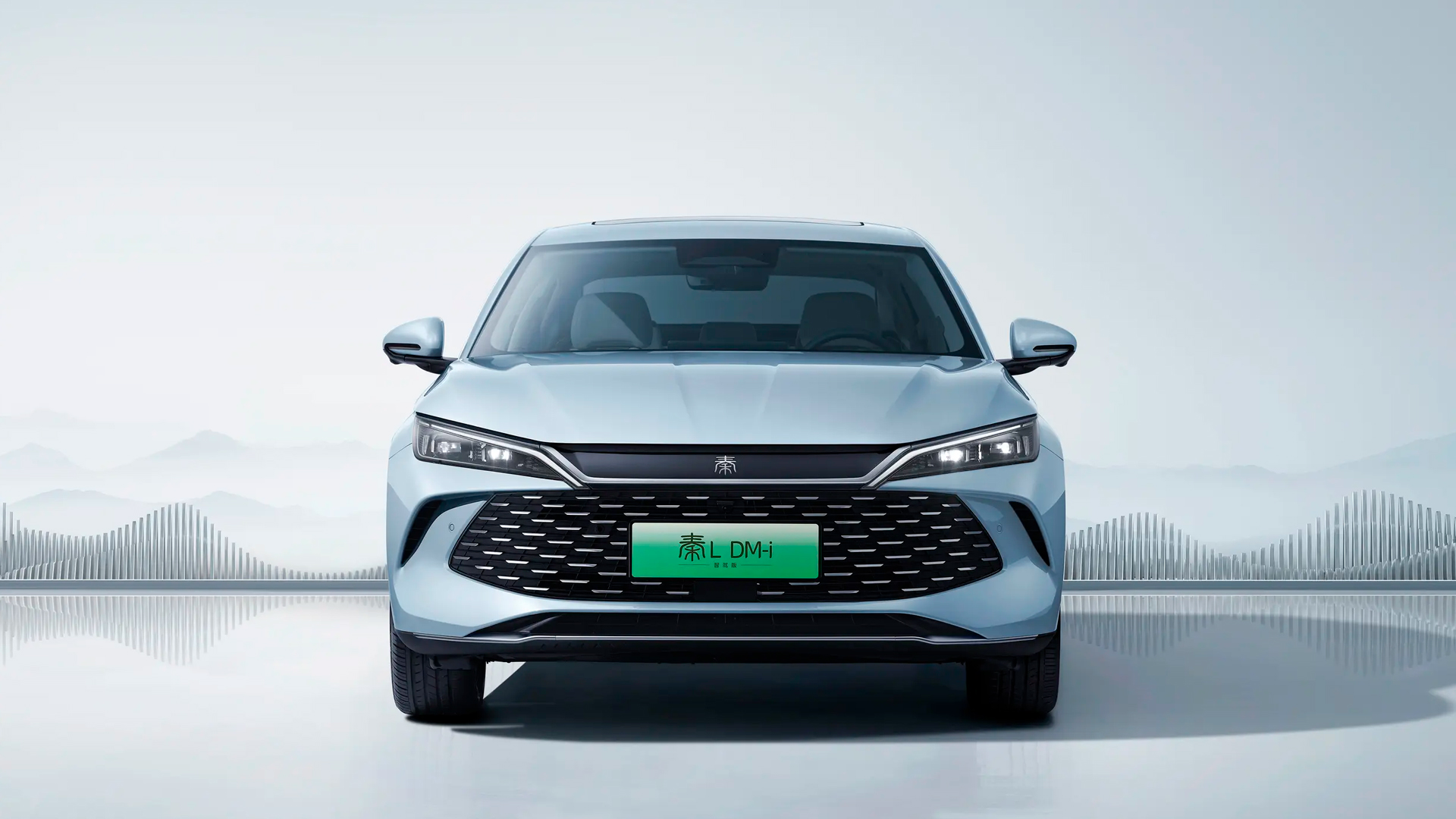 Гібридний автомобіль BYD Qin L DM-i 2026